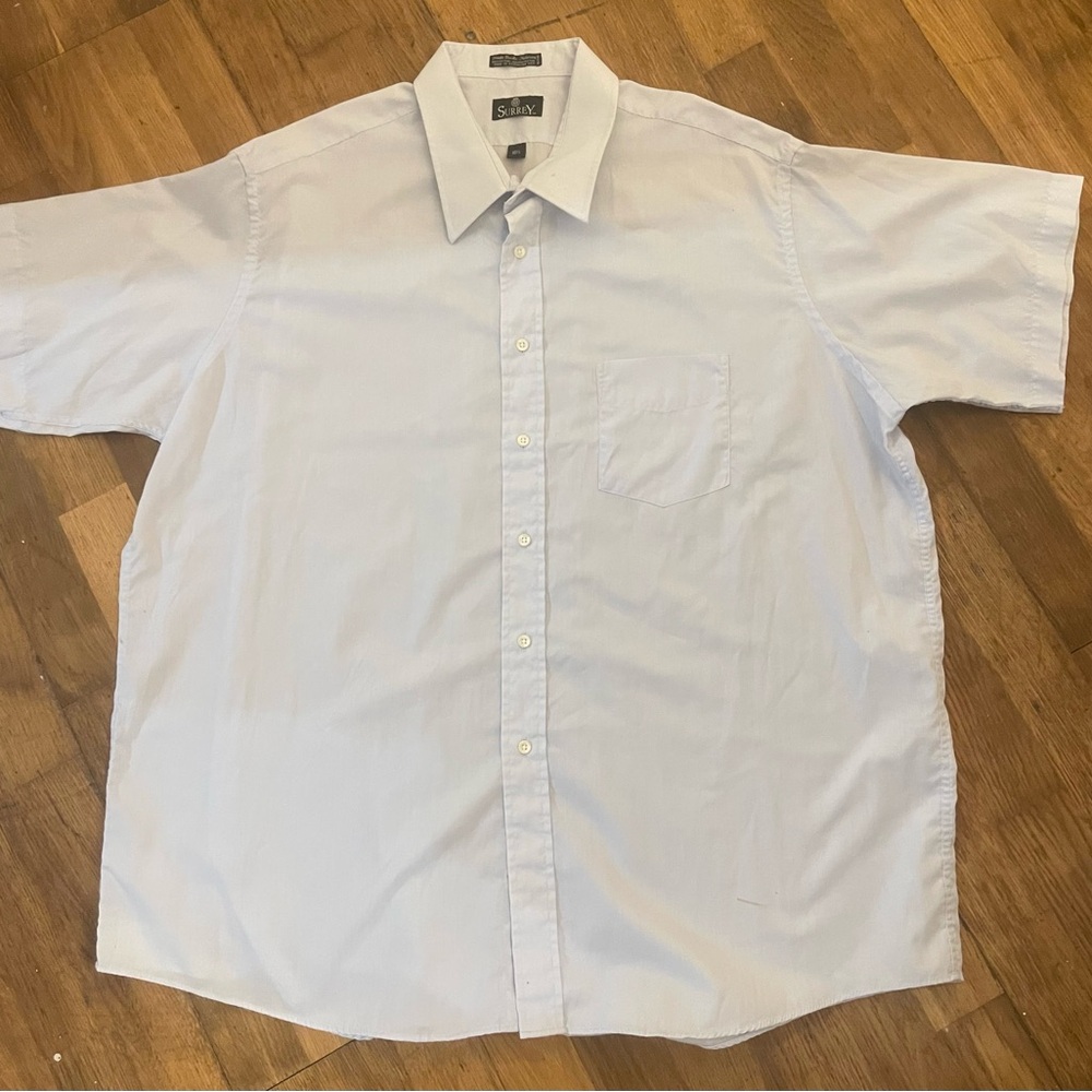 Pale Blue Short-Sleeve Casual Button-Down Shirt